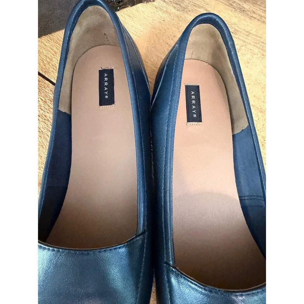 ARRAY Women's Navy Blue Leather Loafers Flats Size 9W Wide Slip On Comfort Shoes